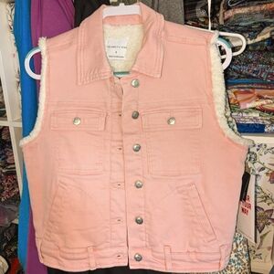 NWT Sherpa Lined 4 pocket vest